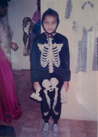 329px x 462px - Actress Sneha Ullal Childhood Photos