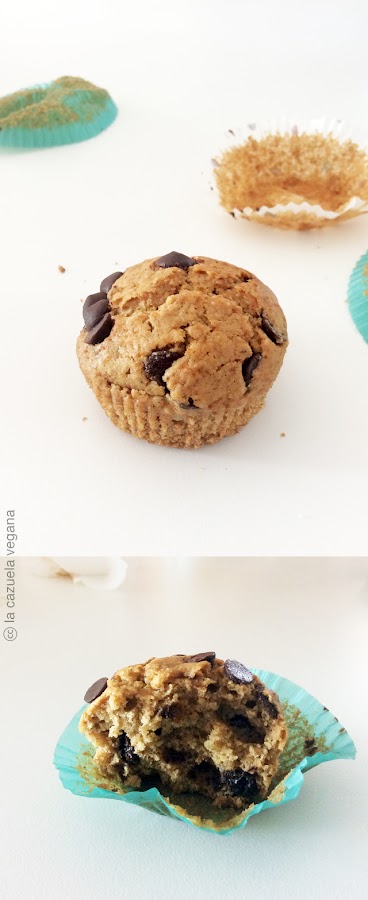 Magdalenas veganas de espeltacon chips de chocolate y avellanas. Muffins veganos espelta.