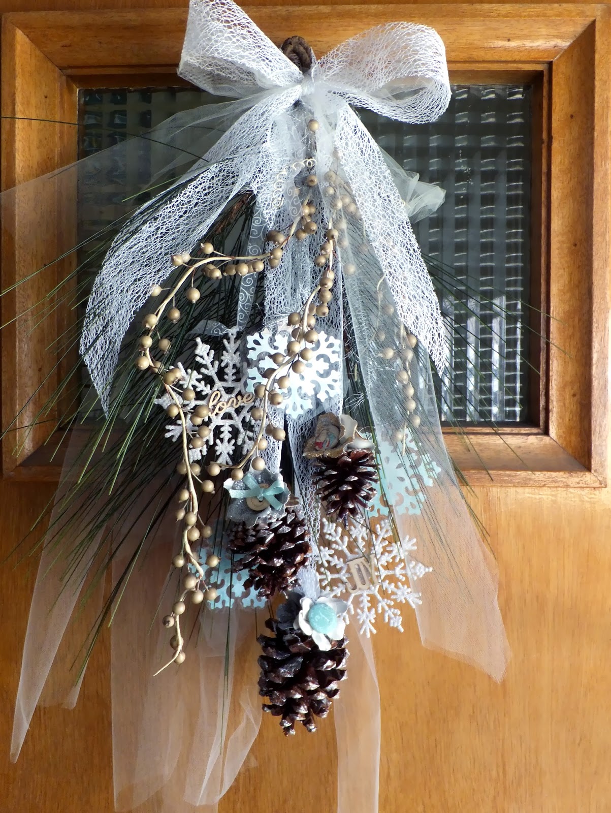 FotoBella Prima Holiday Jubilee Door Wreath