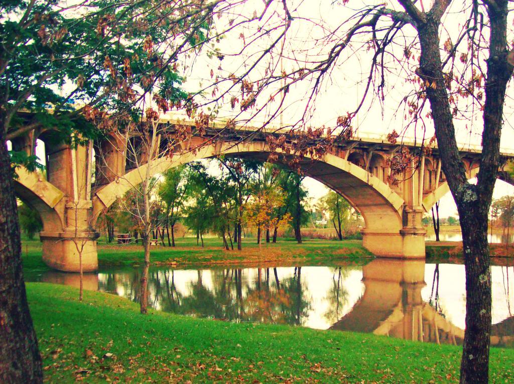 Uruguay y sus curiosidadesUruguay and its curiosities PUENTE