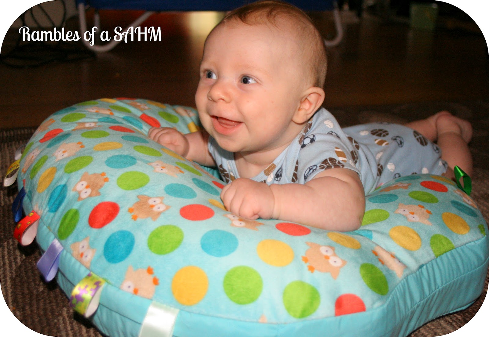 Mombo™ Nursing Pillow Review gotmombo ComfortHarmony