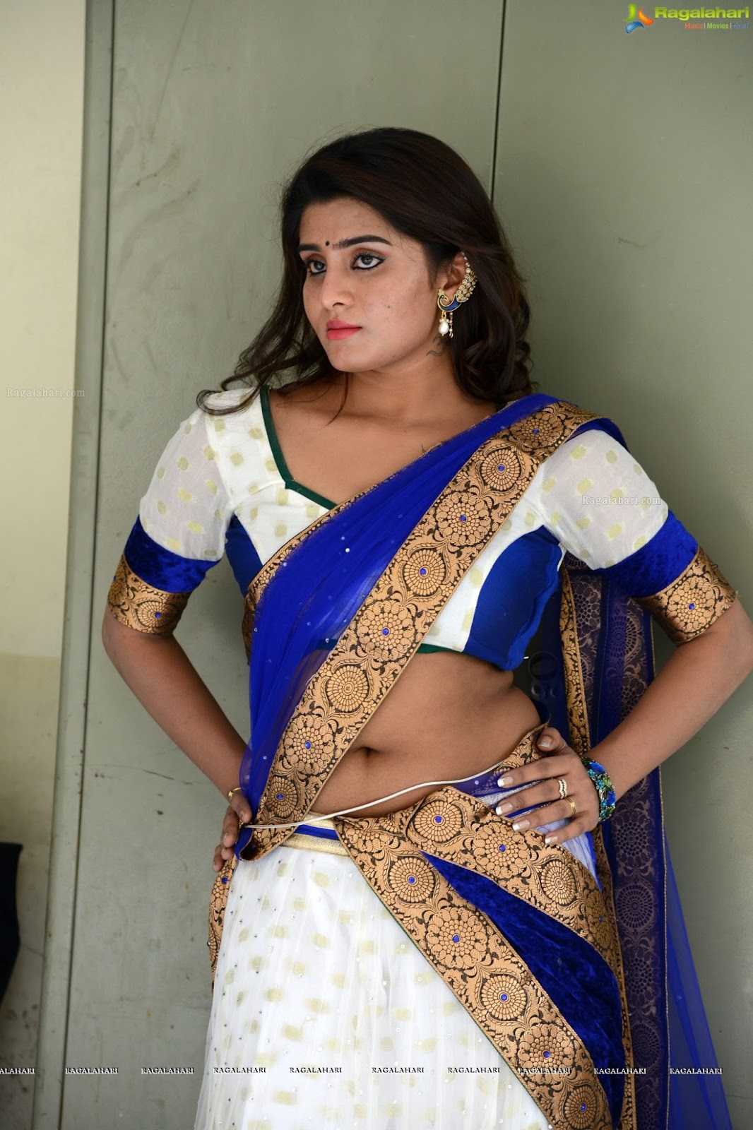 Tamil serial actress navel Tamil serial actress navel