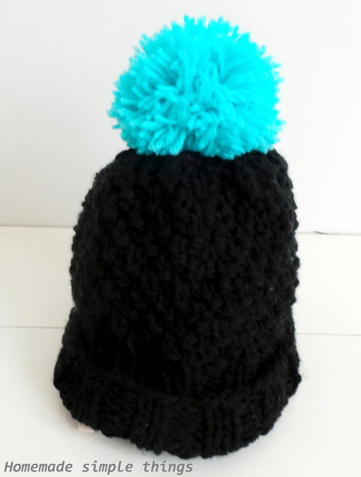 Exclu - Tuto DIY - Cadeaux à tricoter - Le bonnet à pompon contrasté