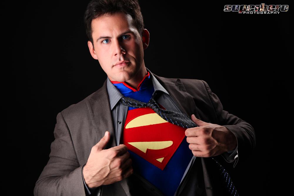 Christopher reeve superman. Кристофер рив супер мэн. Супергерой от 0 до 100 лет. Стив супермен. Генри кавилл супермен 2013.