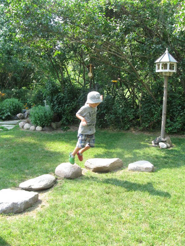 Mothering with Mindfulness : Outdoor Play Space