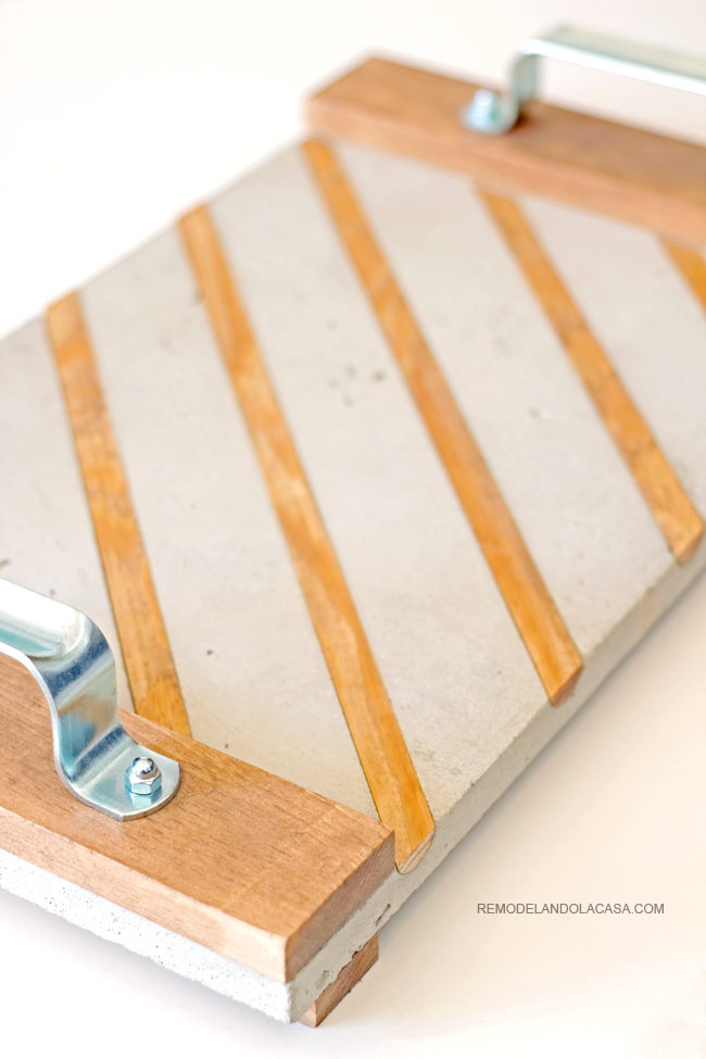 DIY Concrete Serving Tray Remodelando la Casa