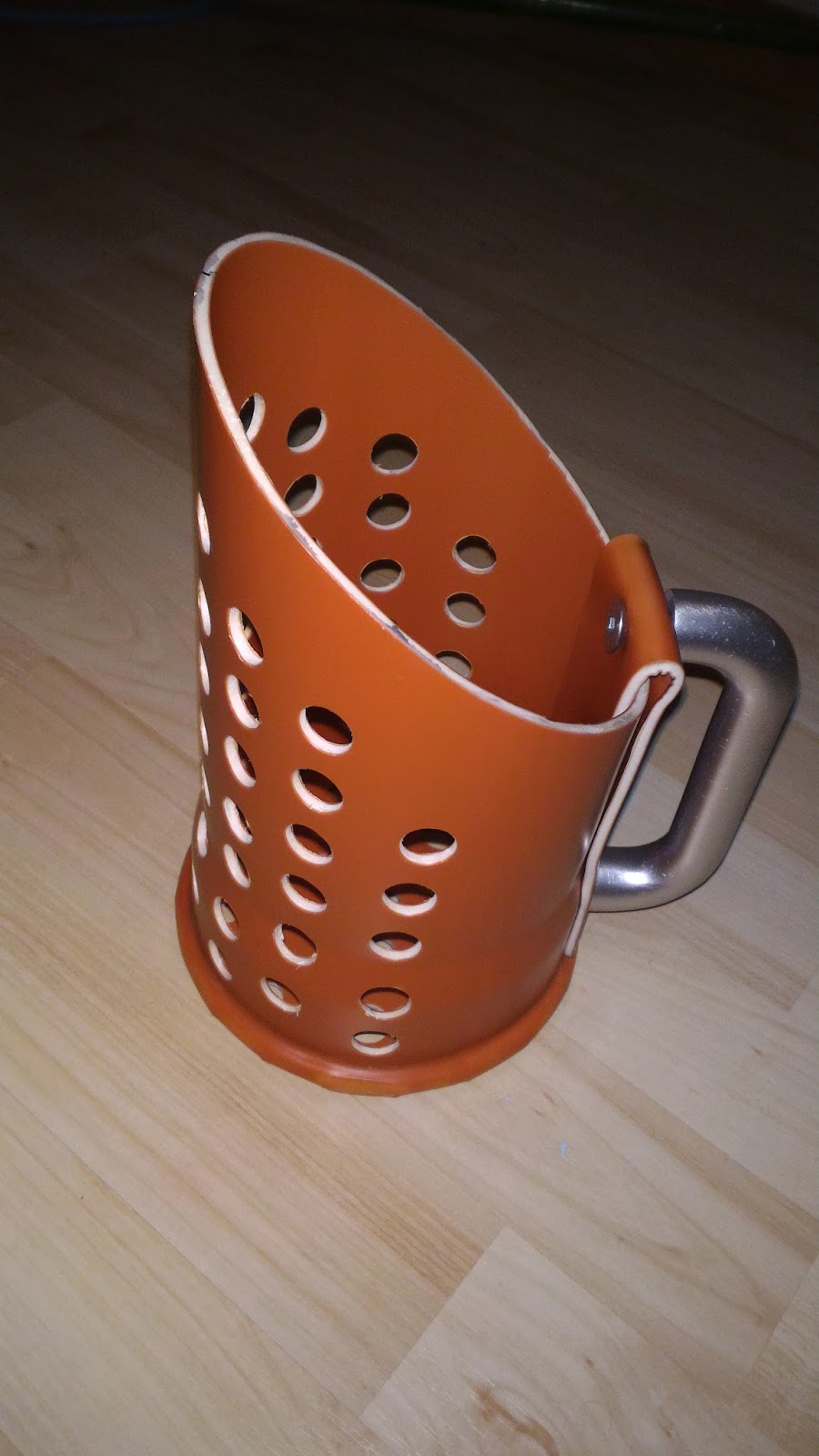 The Curious Sapient DIY sand scoop for metal detecting on beaches