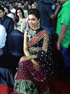 Deepika Padukone Looking Beautiful in Black Sabyasachi saree at the Filmfare Awards South
