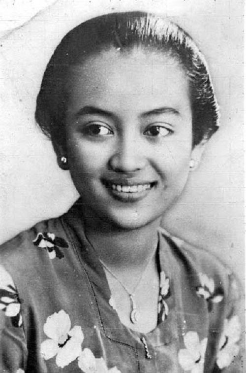 FOTO TEMPO DULU SEBAGAI BUKTI WANITA INDONESIA MEMILIKI PARAS CANTIK