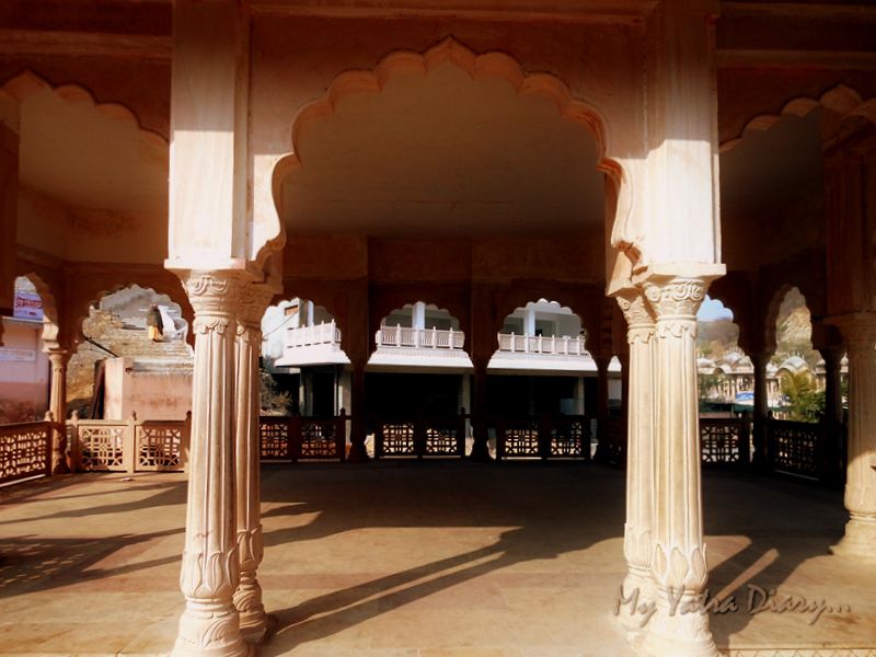 Magnificient arches at Khole Ke Hanuman Temple, Jaipur, Rajasthan