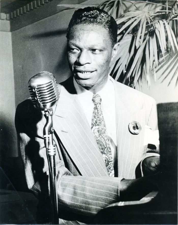 Art Tatum - Ain't Misbehavin' / (When Your Heart's On Fire) Smoke Gets In Your Eyes Art Tatum - Ain't Misbehavin' / (When Your Heart's On Fire) Smoke Gets In Your Eyes