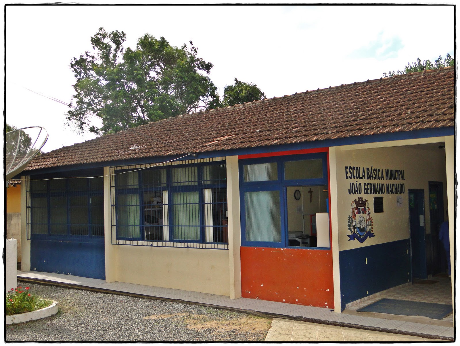 ESCOLA BÁSICA MUNICIPAL JOÃO GERMANO MACHADO: NOSSA ESCOLA