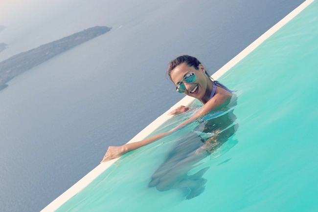 luxury Santorini island vacations