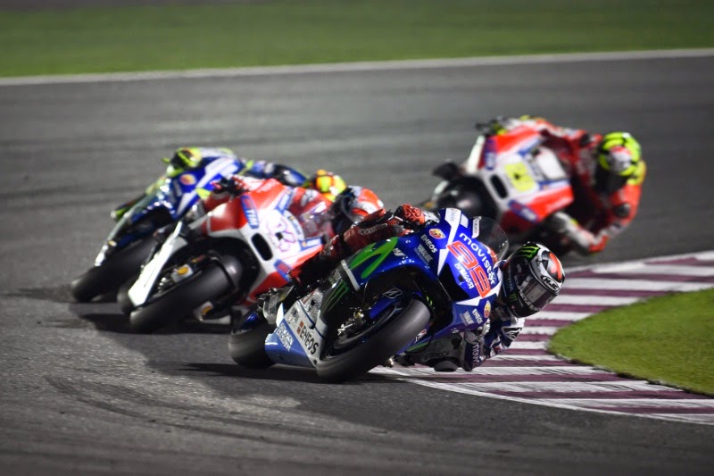 Pertarungan memperebutkan juara motoGP Qatar 2015