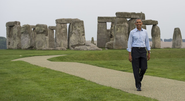 obama%2Bin%2Bstonehenge.jpg