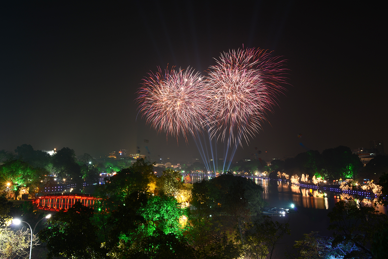 Hoan Kiem Lake, Hanoi in Happy New Year's Eve