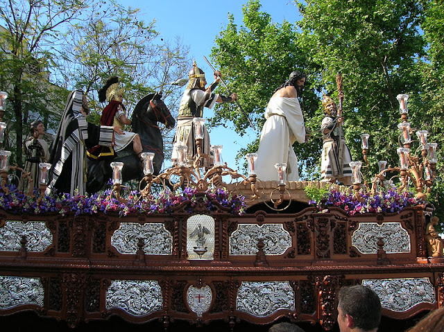 Resultado de imagen de Hermandad Sacramental, Nuestra Señora de la Medalla Milagrosa y Cofradía de Nazarenos de Nuestro Padre Jesús de la Esperanza en el Puente Cedrón, María Santísima del Rosario y San Juan Evangelista (Puente Cedrón) sevilla ITINERARIO SEMANA SANTA DE SEVILLA 2018