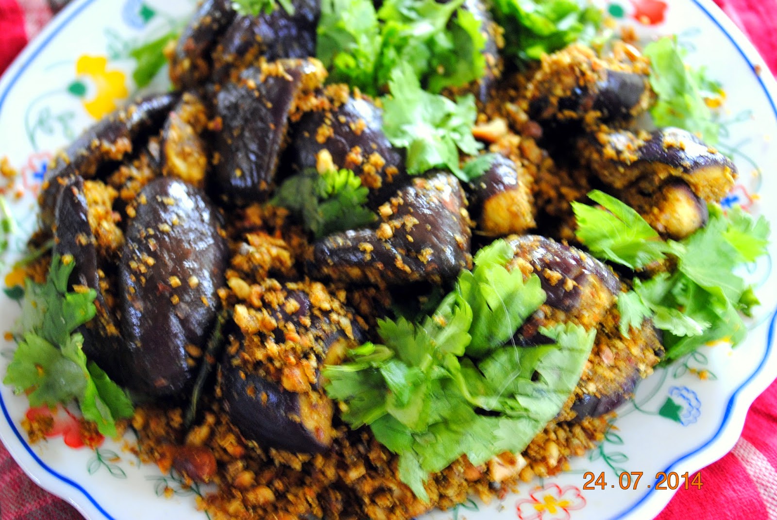 Cook Out Of The Box: Delicious Stuffed Brinjal (Eggplant) Curry.