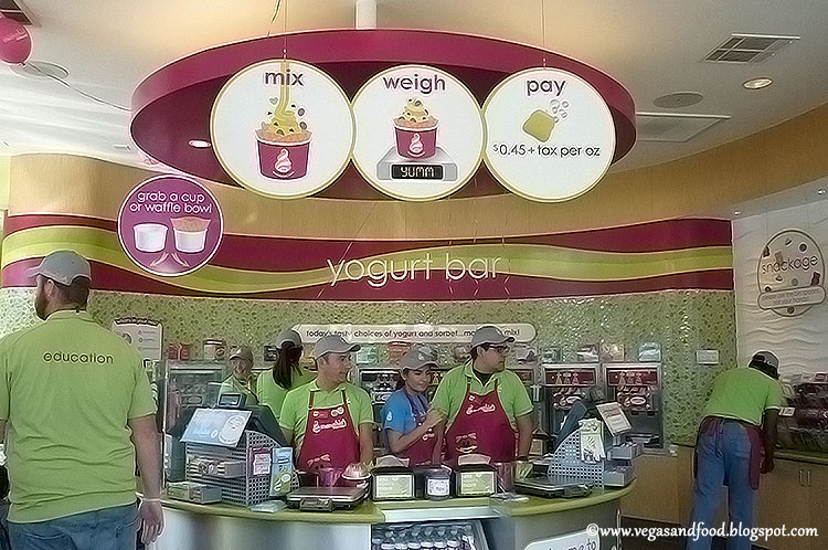 fro-yo cakes at Menchie's in Encino - Vegas and Food