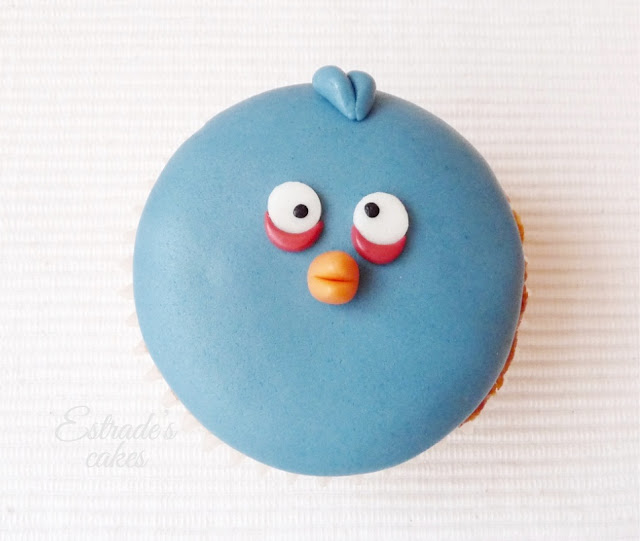 cupcakes de Angry Bird con fondant - azul