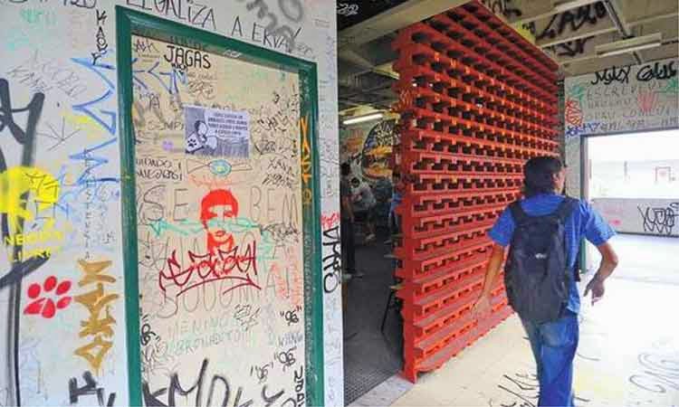 ISSO É SOCIALISMO: FACULDADE DE FILOSOFIA E CIÊNCIAS HUMANAS DA UFMG VIRA BOCA DE FUMO