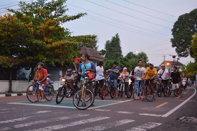 HARI BUMI : Tanam Pohon Daripada Tanam Beton