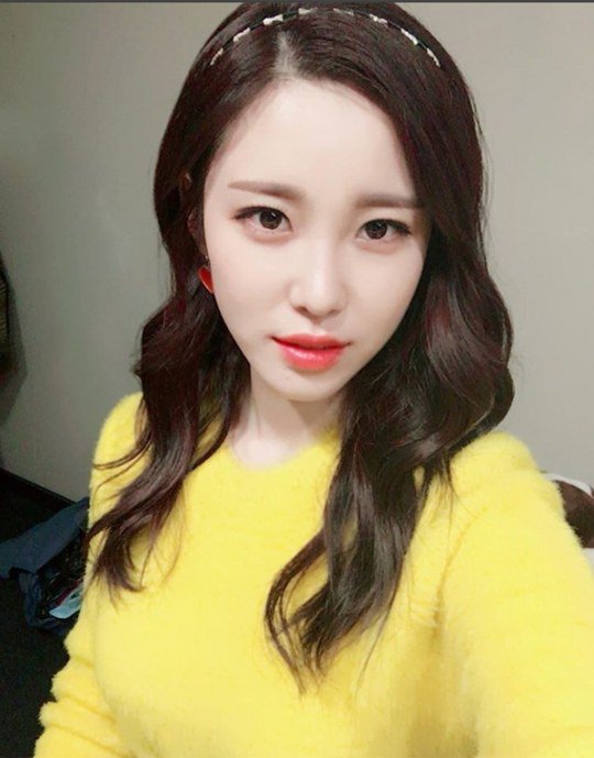 Hyosung expresses her glee over news of impeachment vote