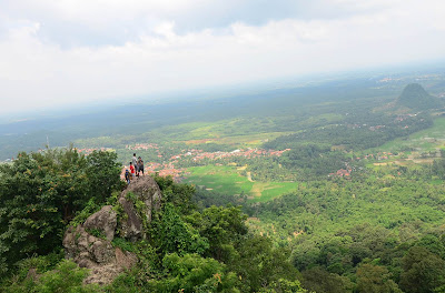 Objek wisata hits Bogor Gunung Munara Objek wisata hits Bogor Gunung Munara