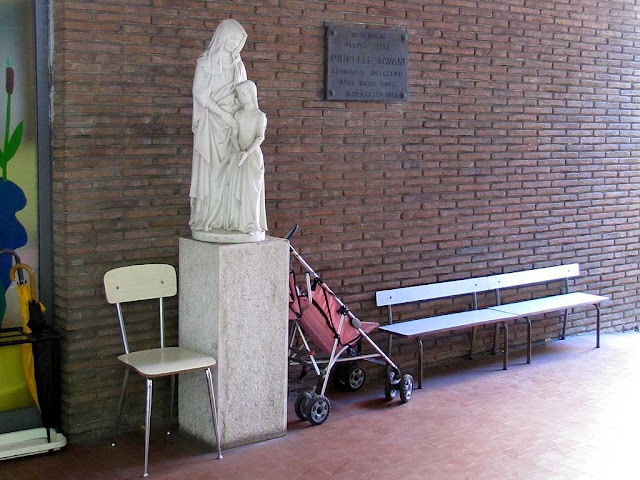 Anna Maria Rosa kindergarten bench, Livorno