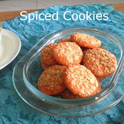 Spiced Cookies  Recipe @ http://treatntrick.blogspot.com