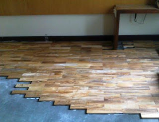 cara memasang lantai kayu