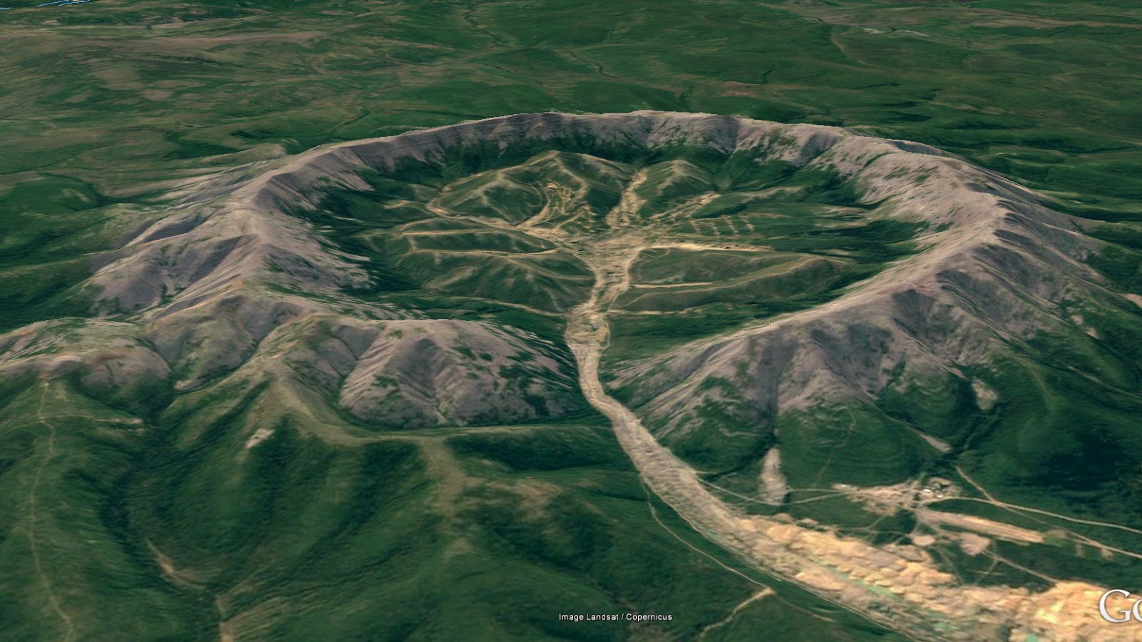 Un cratère lunaire sur Terre ? Visite de la Montagne du Trésor en