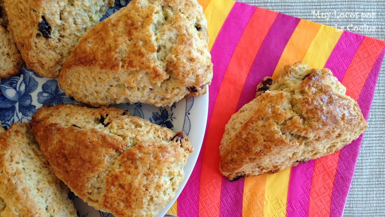 Scones de Arándanos Rojos Secos y Avena