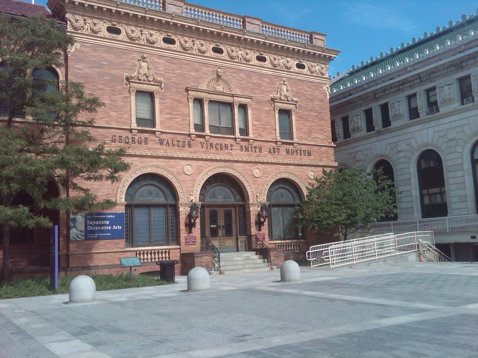 travels The Quadrangle, Springfield, Massachusetts