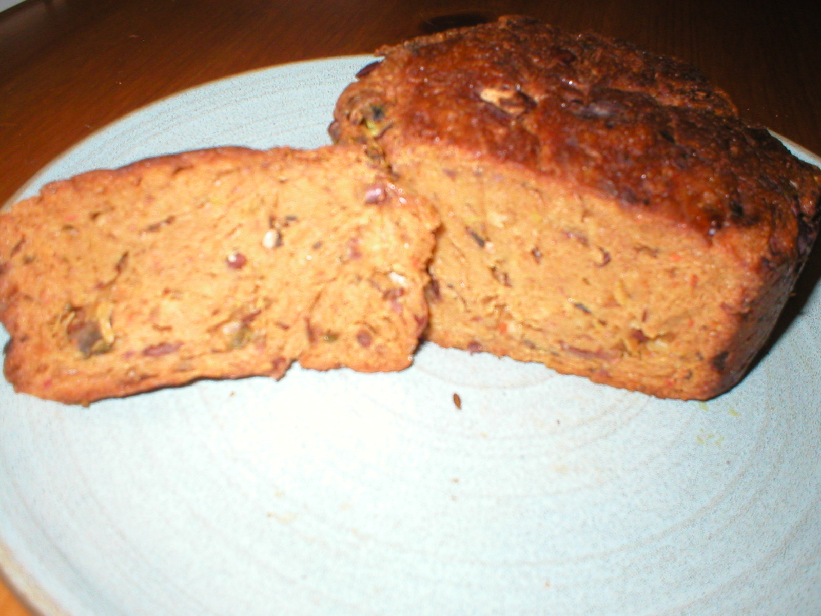 . No bread is an island SEITAN CUTLETS AND CHUNKS