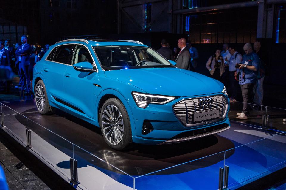 Audi S First Electric Car Again Delayed Because Of Battery Shortage Audi Has Allegedly Deferred Conveyances Of Its First Lead Electric Vehicle The E Tron Due To Issues Sufficiently Verifying Batteries From Provider Lg Chem
