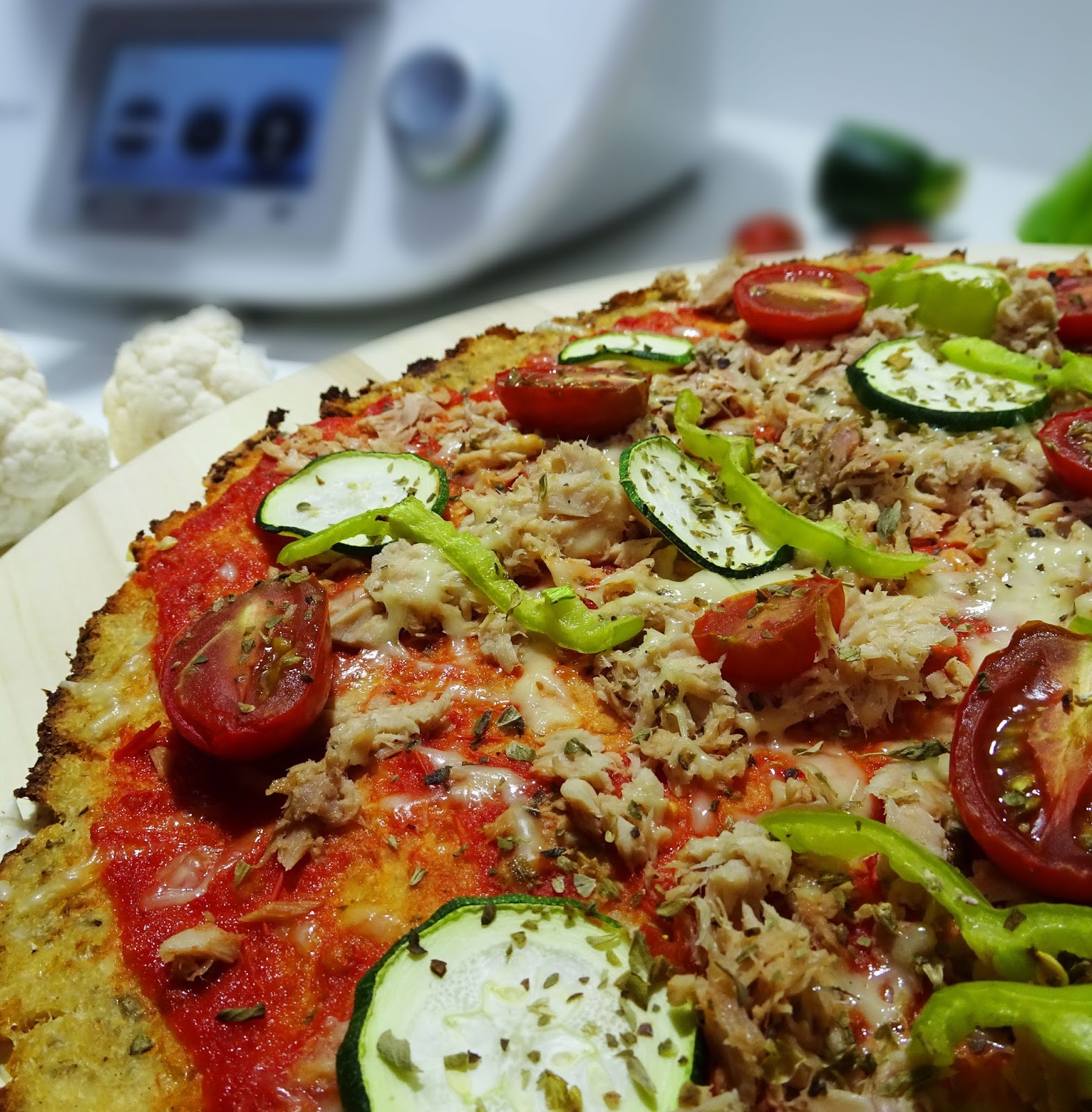 Masa de pizza de coliflor y huevo
