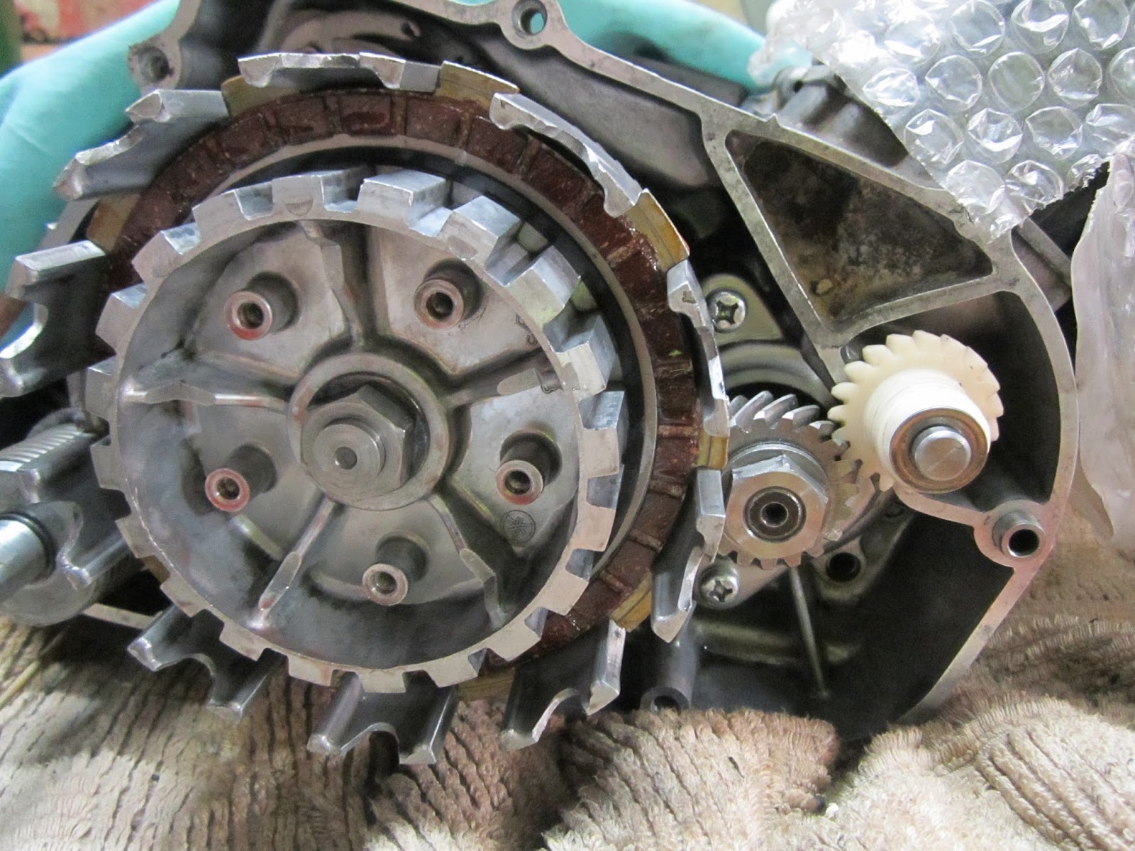 Restoration Yamaha RD125 A Replacing clutch plates