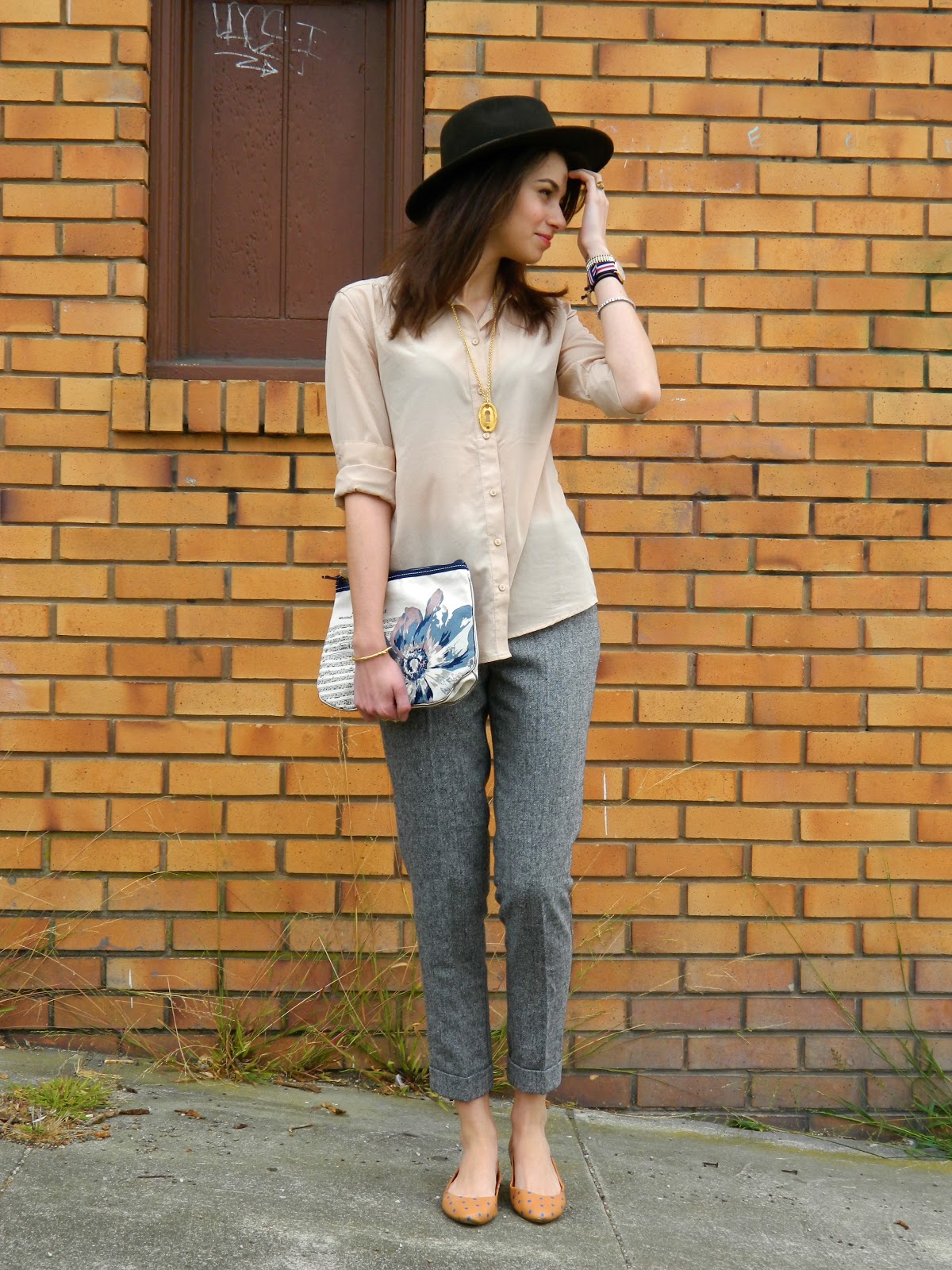 Effortlessly with roxy: Eye Candy: Effortless Anthro Reader Outfits!