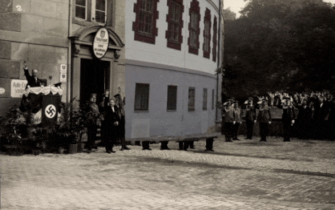 Nazi demonstration outside the rundbau of schloß Elisabethenburg