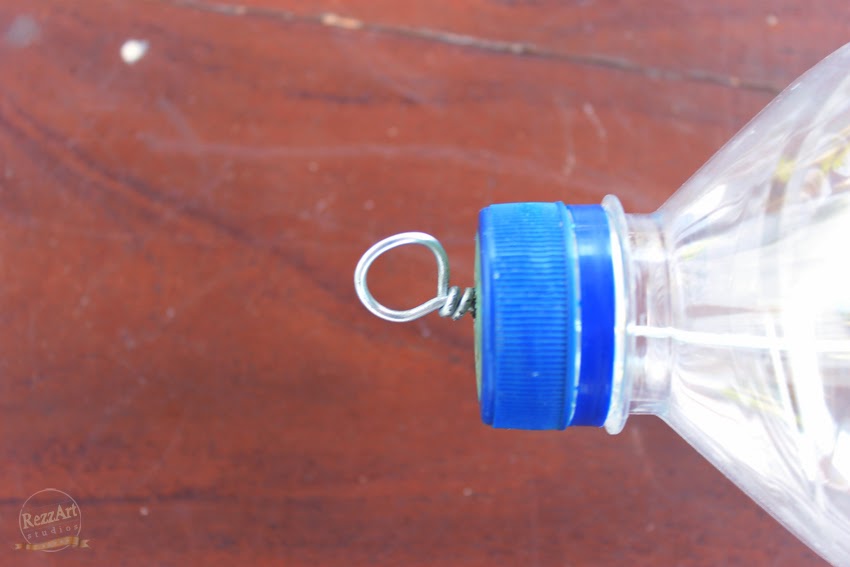 Untuk Kamu Membuat Pot  Tanaman Gantung  dari  Botol  Plastik