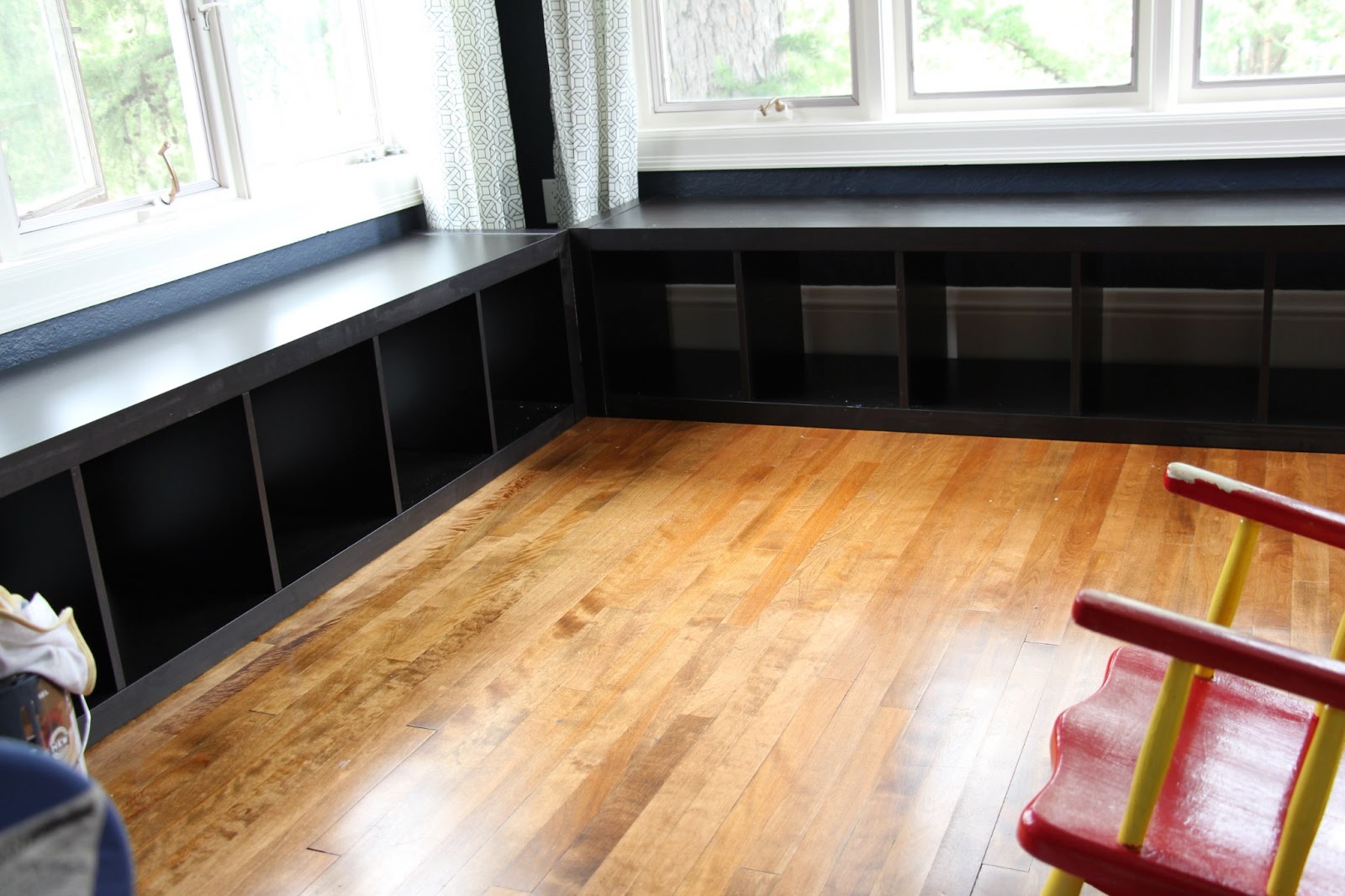 Keep it Beautiful Designs: Window Bench - DIY
