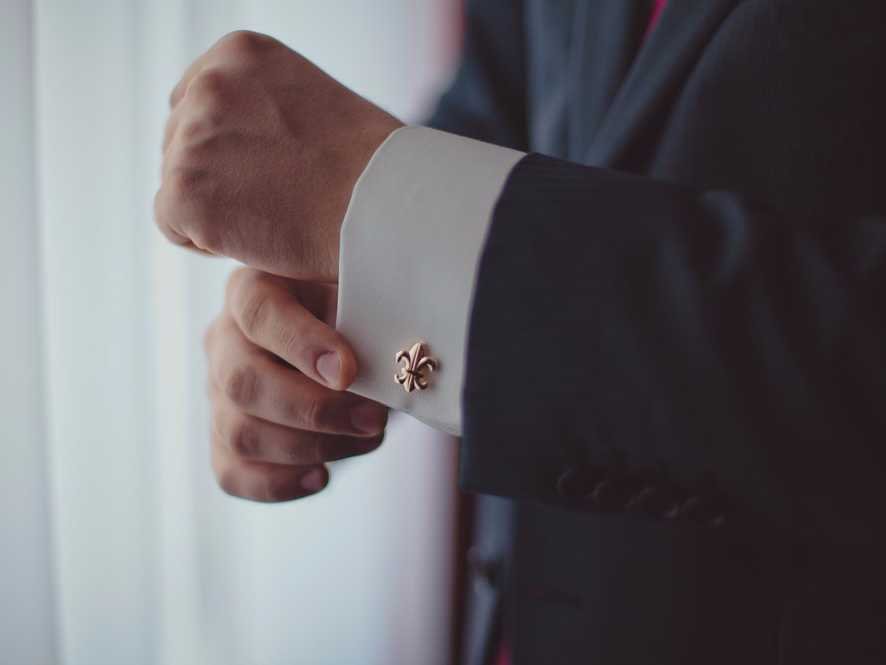 CUFFLINKS Characteristic Mark of a Modern Gentleman's Dressing