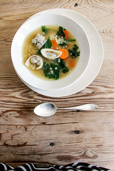 mach etwas : : : . . .: Herzhafte Wonton-Suppe mit Karotten und Spinat