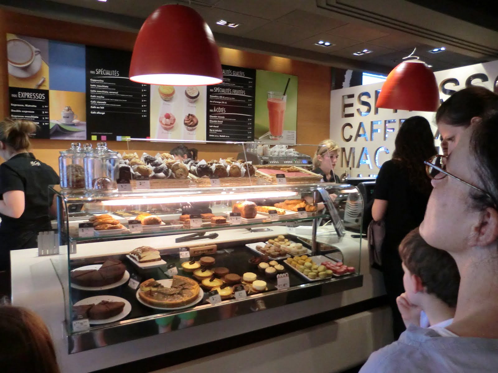 Uncasual Pâtisserie Bakeries in Paris