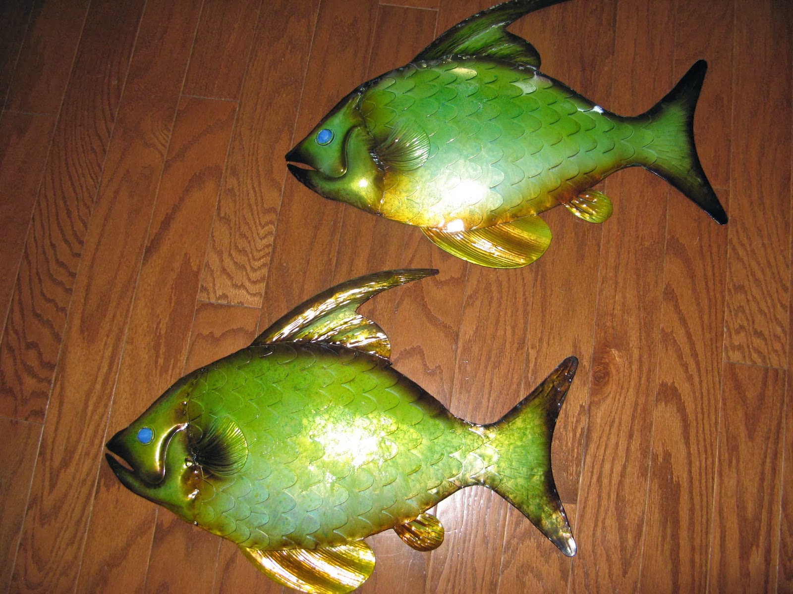 Susan Snyder SPRAY PAINT UPCYCLE METAL FISH