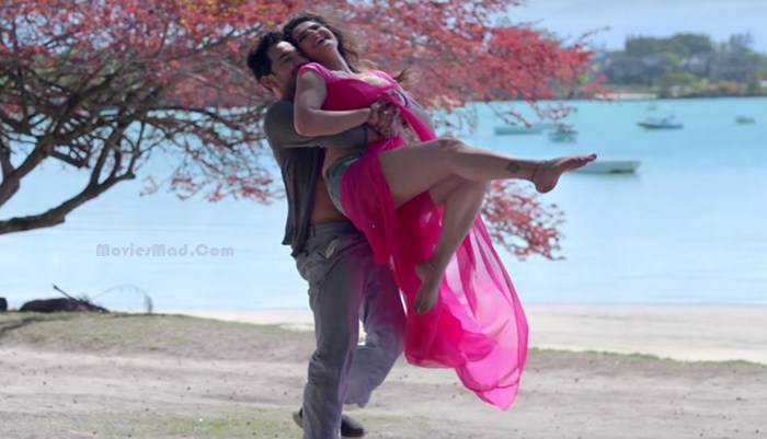 Romantic Scene of Zareen Khan in Aksar 2 Movie Zareen Khan Romantic Scene