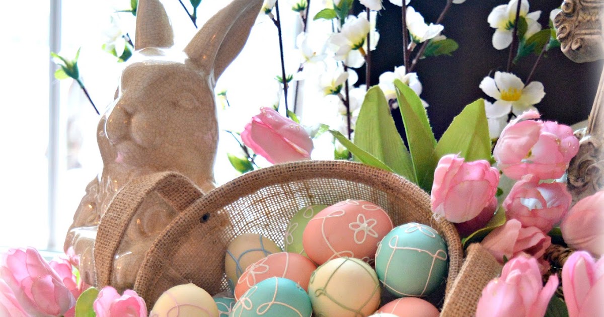 Dining Delight Easter Decor in a Trunk