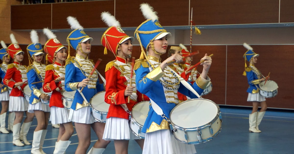 Ансамбль барабанщиц мажоретки