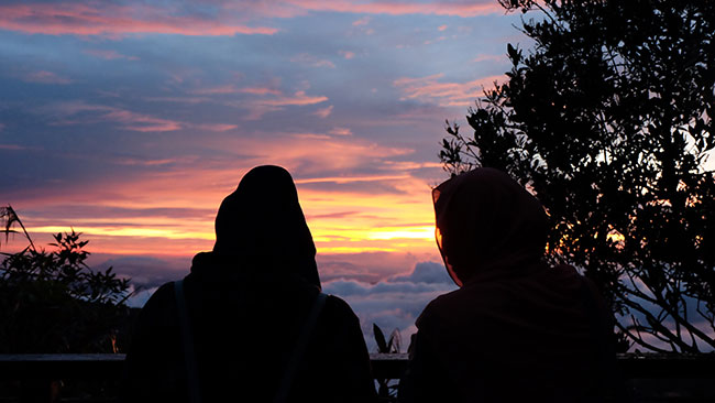 sunset taman kinabalu. Seeloknya sampai sini dalam jam 6 petang.